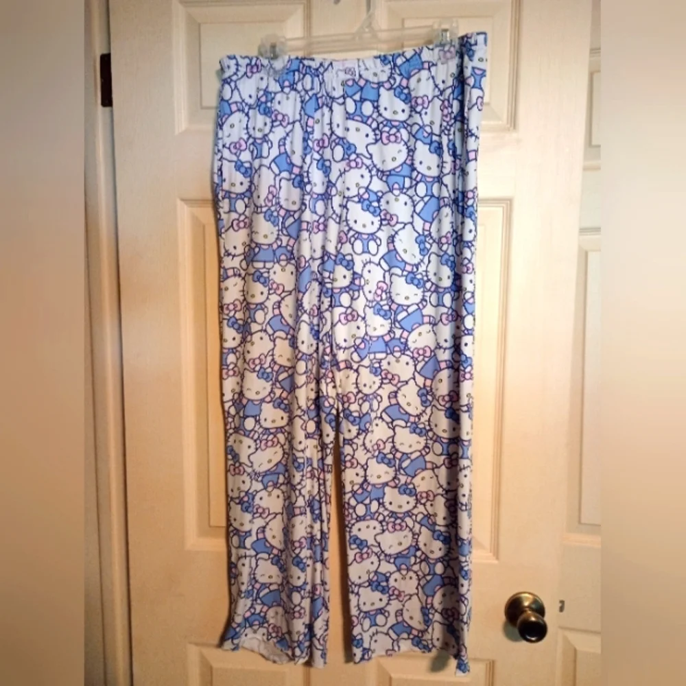 Hello Kitty Pajama Pants Size Large - Picture 1 of 4